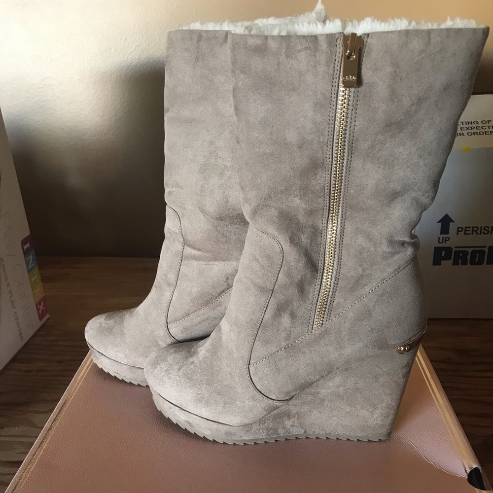 Juicy Couture wedge suade boot 7.5